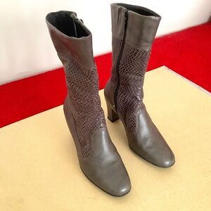 PICCADILLY Brazil Gray Boots size 6